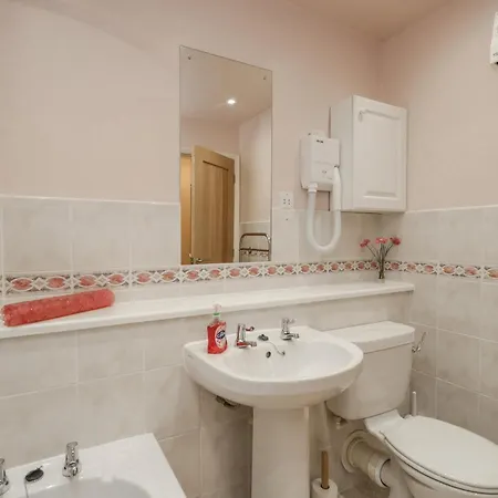 Treetops Holiday home